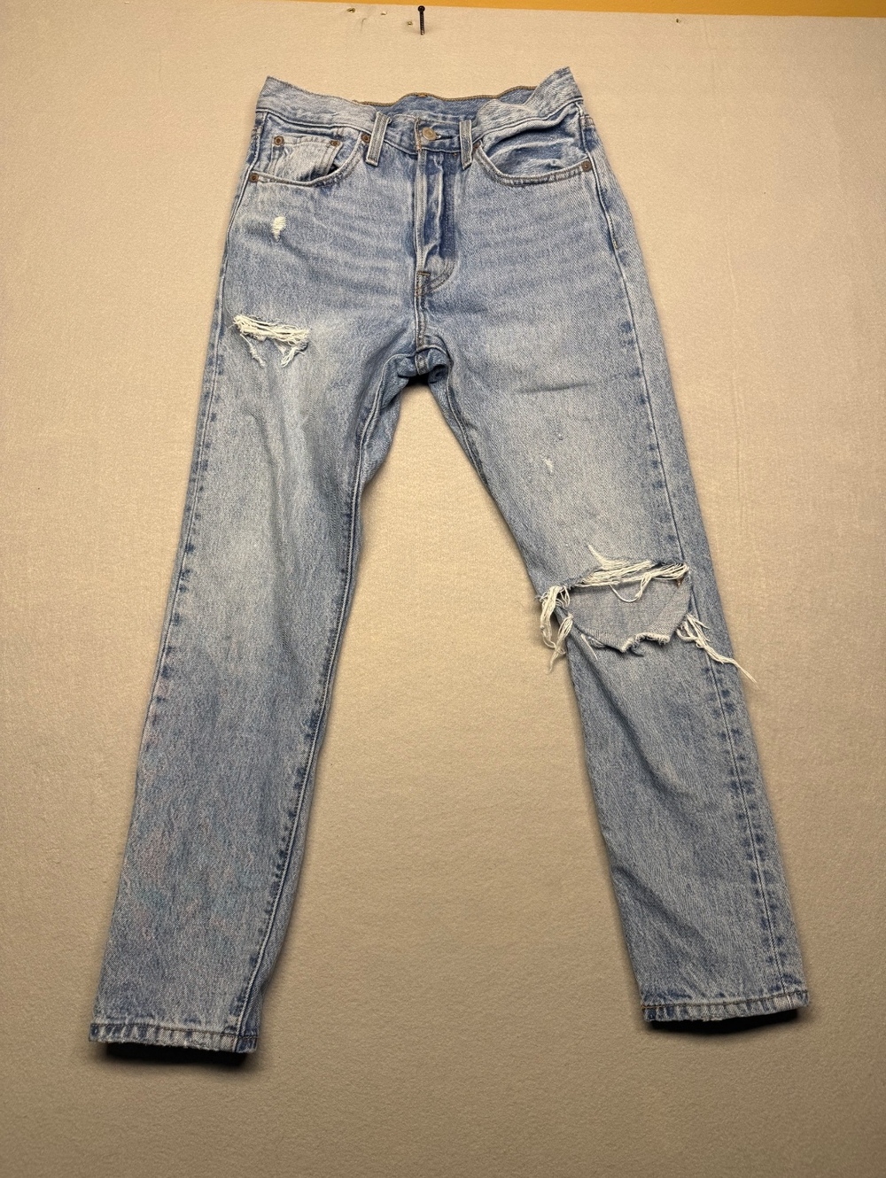 Levi's 501 Women's Jeans W31 L30 Light Wash Distressed
